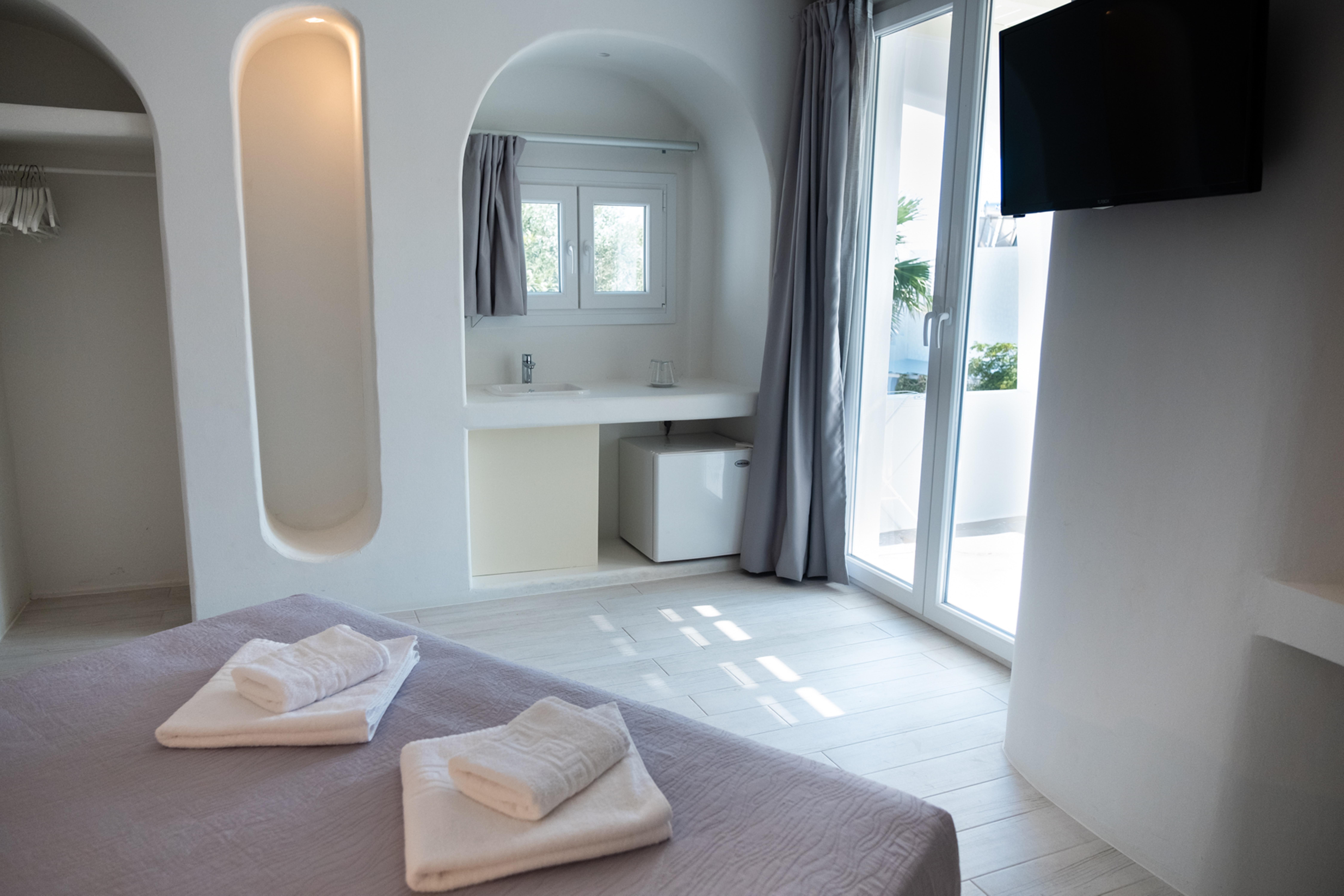 Aloni Hotel & Suites Пісо-Ліваді Екстер'єр фото